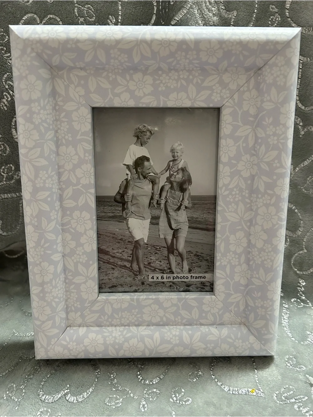 NWT New View Gifts, Pastel Blue, Floral 4x6”, Resin Picture Frame